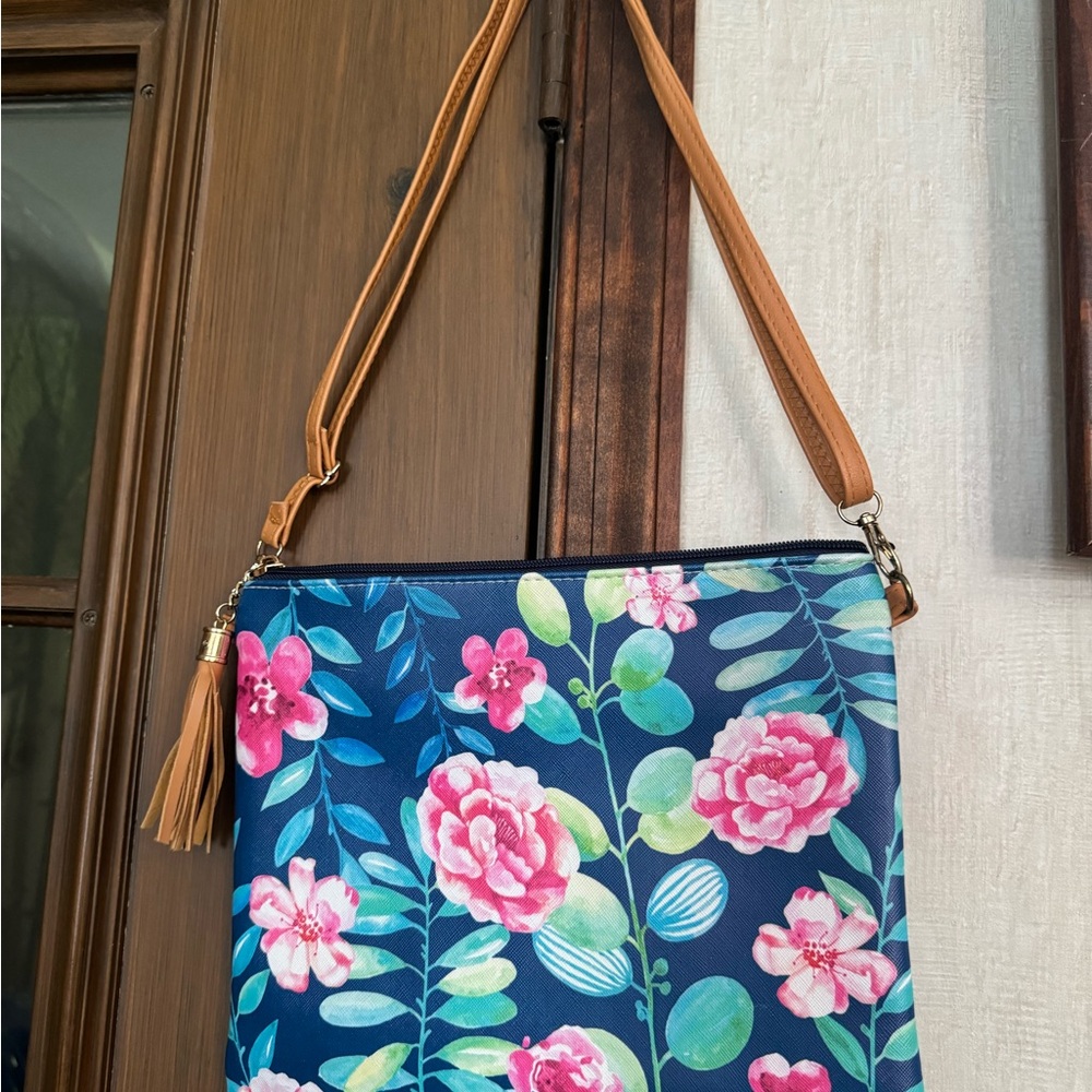 LIB Floral Crossbody/Clutch